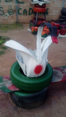 Escultura de Cisne em Pneu Reciclado – Ideal para Quintais e Paisagismo Criativo