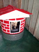 Casinha Artesanal para Pet Feita com Pneu – Design Ecológico para Ambientes Externos