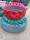 aso Bacia Morango Artesanal em Pneu – Design Ecológico para Varandas e Quintais