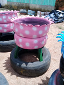 Floreira Decorativa de Pneu com Suporte – Ideal para Varandas e Paisagismo Ecológico