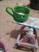 Vaso Xícara Pequena em Pneu Reciclado – Decoração Sustentável para Jardim