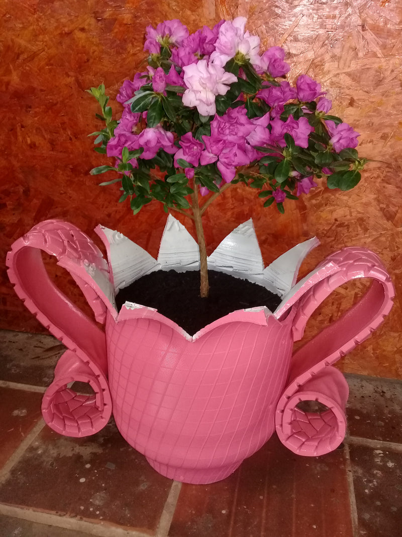 Vaso Jarro Exótico de Pneu Reciclado – Ideal para Quintais e Espaços Externos