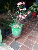 Vaso Jarro Grande de Pneu Reciclado – Design Ecológico para Quintais e Paisagismo