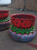aso Bacia Morango Artesanal em Pneu – Design Ecológico para Varandas e Quintais