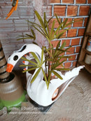 Escultura de Cisne em Pneu Reciclado – Ideal para Quintais e Paisagismo Criativo