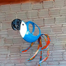 Mini Arara Artesanal em Pneu Reciclado – Peça Única para Quintais e Paisagismo